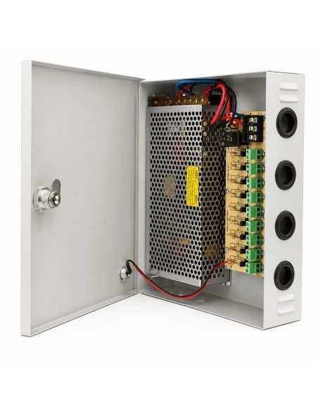 Fuente Centralizada 12V 10A 9 Canales Protegidos CCTV, referencia FUENTE12V10AMP, detalle de conectores y puertos