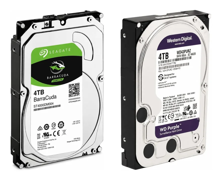 Comparación de las etiquetas: a la izquierda un Seagate BarraCuda de computador, a la derecha un WD Purple de videovigilancia, los dos de 4 TB